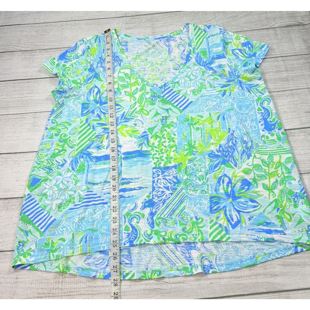 Lilly Pulitzer Women’s Etta Whisper Blue Beach Happy V-Neck T-shirt Size L - Picture 2 of 6